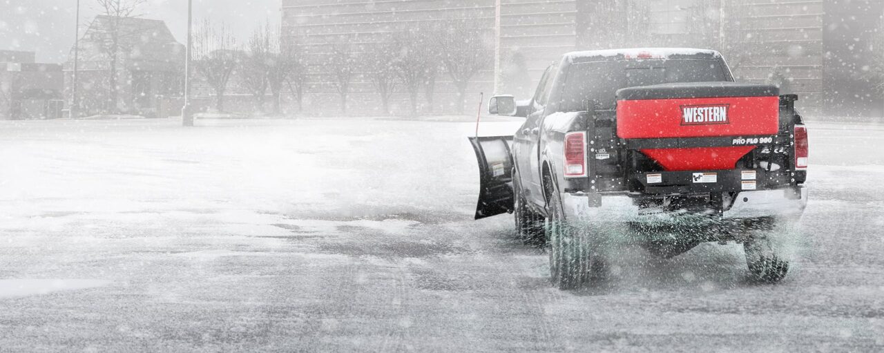 PROFLO™ 525 & 900 Broadcast Tailgate Spreaders WESTERN