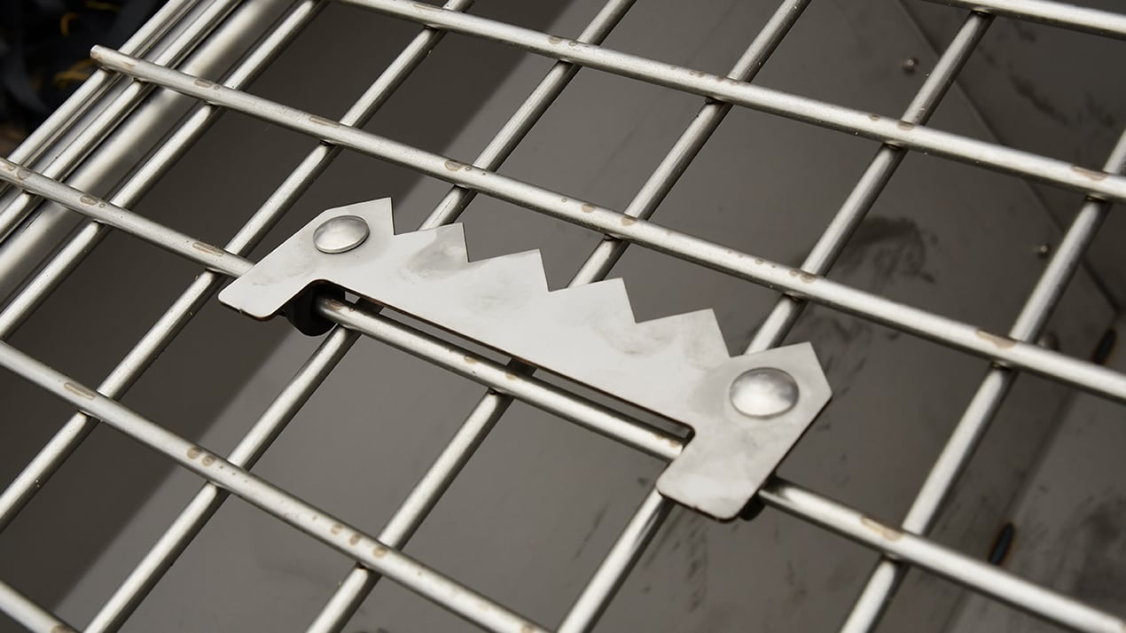 Top screen bag splitter feature