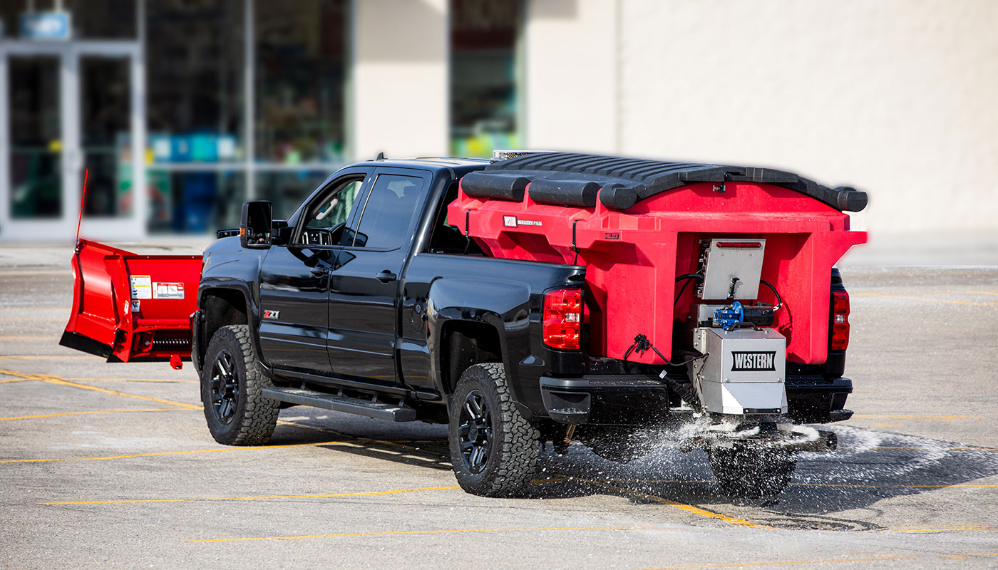 MARAUDER™ Poly Hopper Spreader | WESTERN®